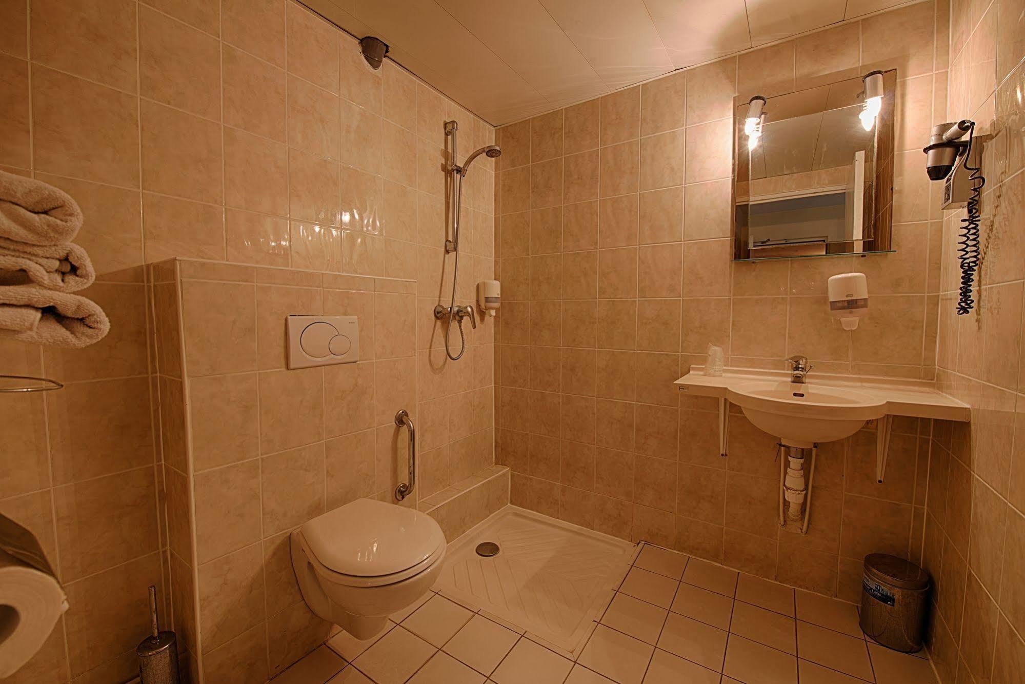 Le Ruisseau Hotel Saint-Mandé Buitenkant foto