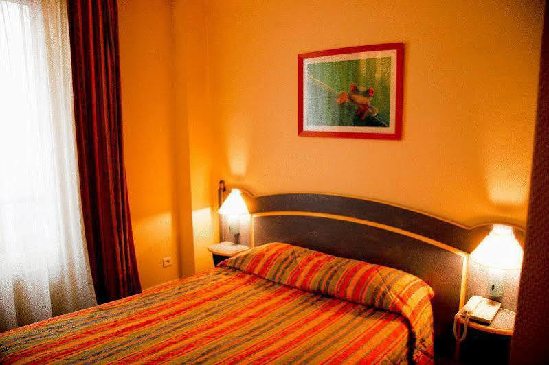 Le Ruisseau Hotel Saint-Mandé Buitenkant foto